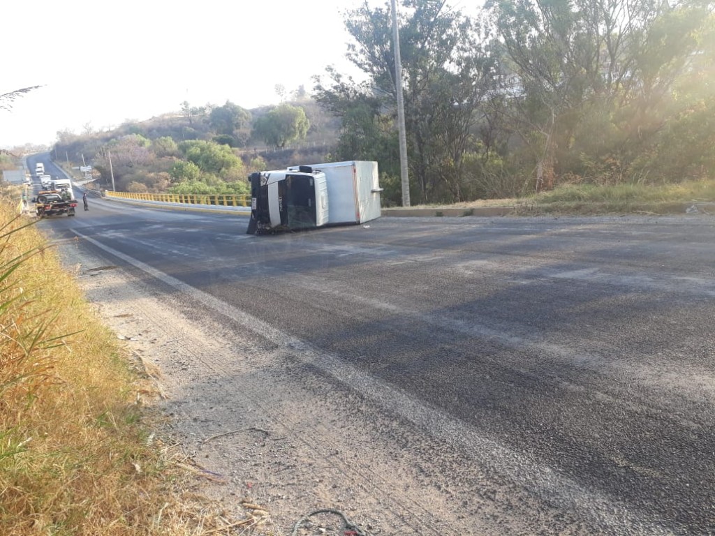 Daños materiales considerables, en 3 accidentes viales en Atlixco