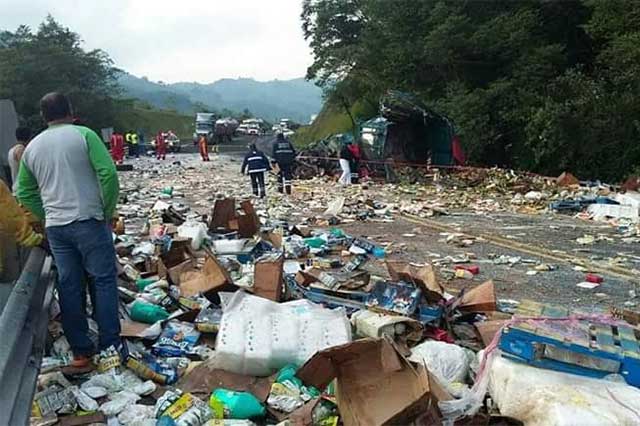 Mueren 4 personas en choque de automóviles en Huauchinango