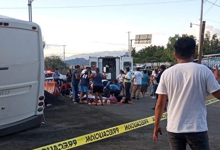 Autobús se queda sin frenos en la Sierra Negra, hay 21 heridos