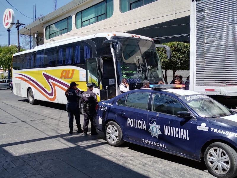 Autobús AU le pasa encima a jovencita y sobrevive en Tehuacán 
