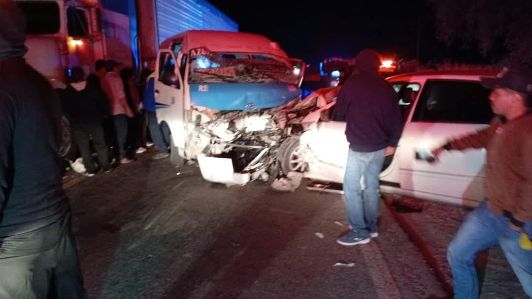 Fatal accidente en la federal México-Veracruz deja 2 muertos y 15 lesionados