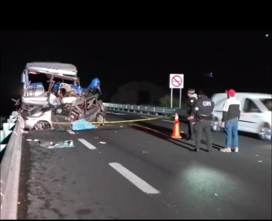 Choca autobús de peregrinos y mueren cuatro en la Cuacnopalan-Oaxaca