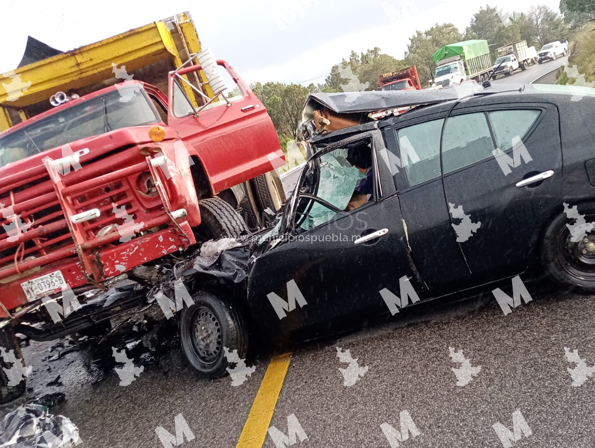 Choque frontal en la Tlaxco-Chignahuapan deja tres personas sin vida