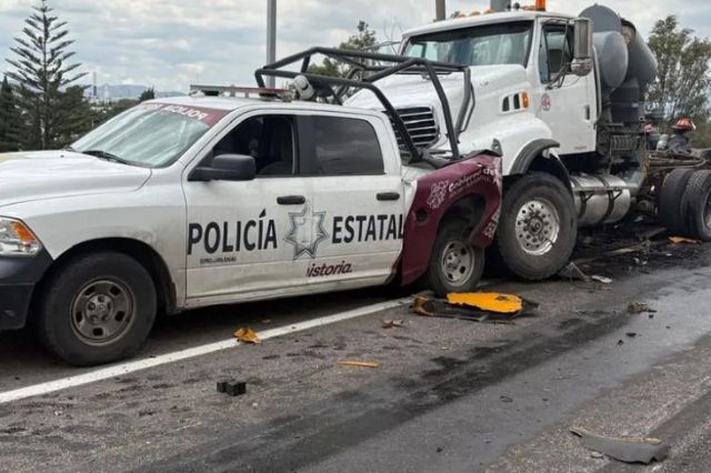 Accidente en la México-Puebla deja tres muertos; muere conductor prensado