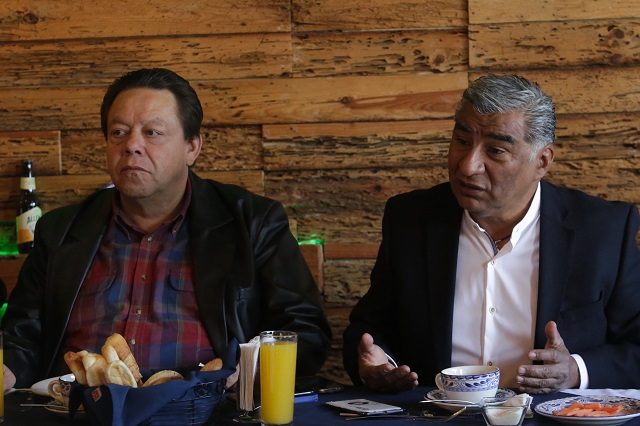 Critica Acoem a Claudia Rivera por no incorporarlos  