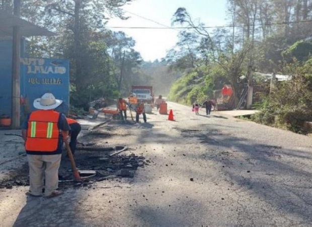 Ante quejas, revisarán obras de la Carretera Acuaco-Huehuetla