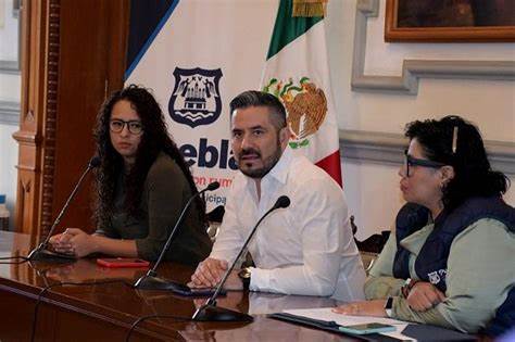 Morena mueve a vecinos de El Carmen contra parquímetros: Adán Domínguez