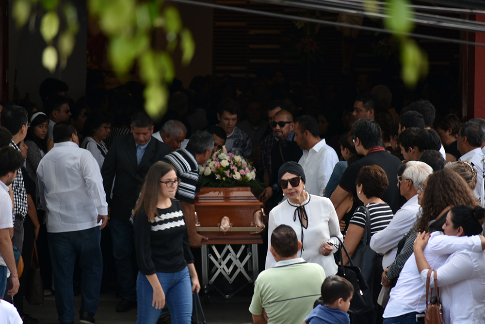 Sepultan en Xalapa a Mara, mujer asesinada por chofer de Cabify