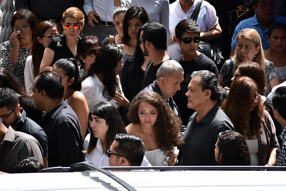 Sepultan en Xalapa a Mara, mujer asesinada por chofer de Cabify