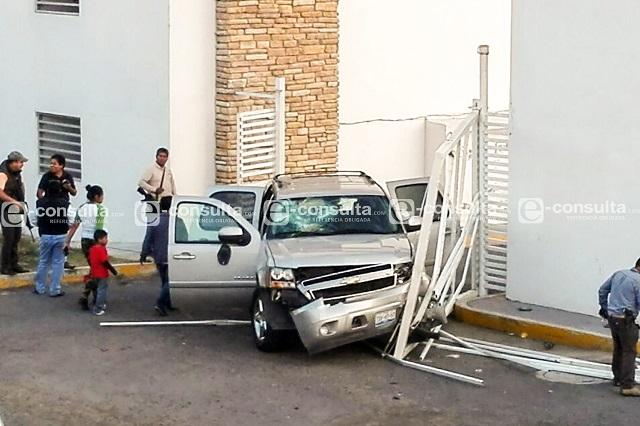 Desalojo de antorchistas termina en balacera en Villas Periférico