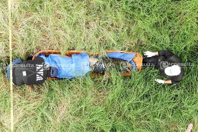 Dejan cadáver con narcomensaje en camellón de la Puebla-Orizaba