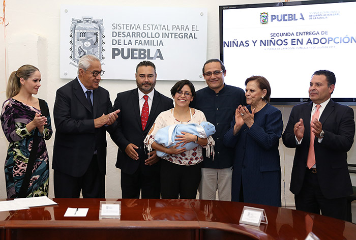 Pacheco Pulido incorpora a menores a familias adoptivas