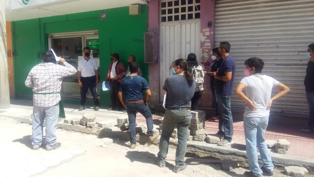 Protestan por obra de drenaje y adoquinamiento en Tehuacán 