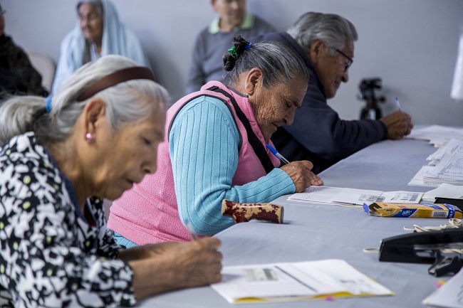 Por la migración envejece la Mixteca poblana  