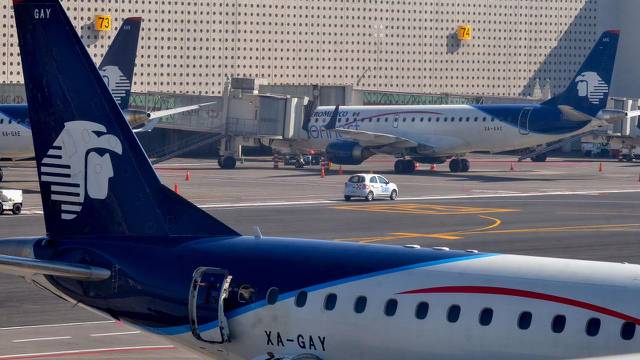 Calamidad: adiós Aeroméxico y el AICM; vienen AeroBienestar y el AIFA