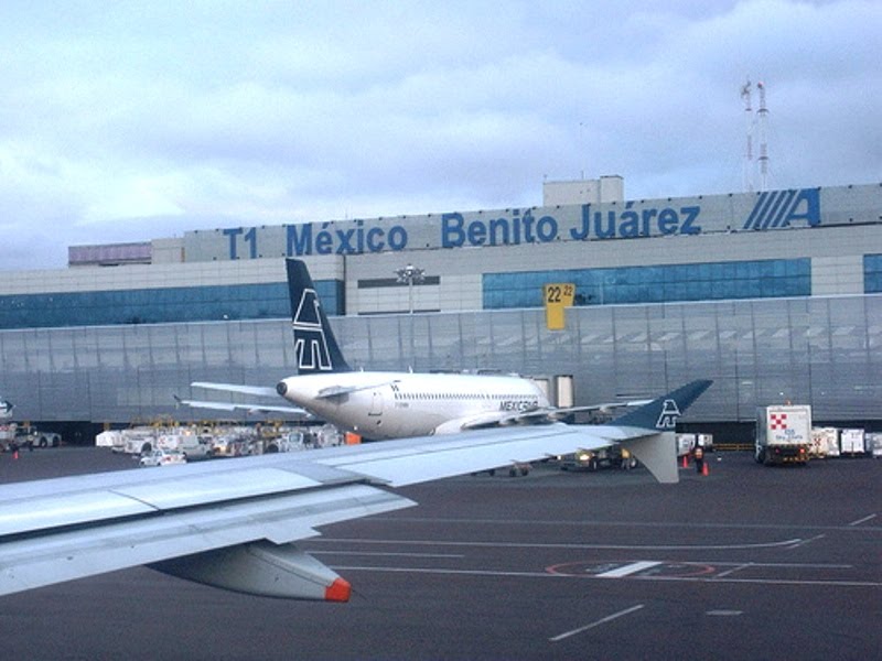 Arriban a México grupo de mexicanos varados en Perú