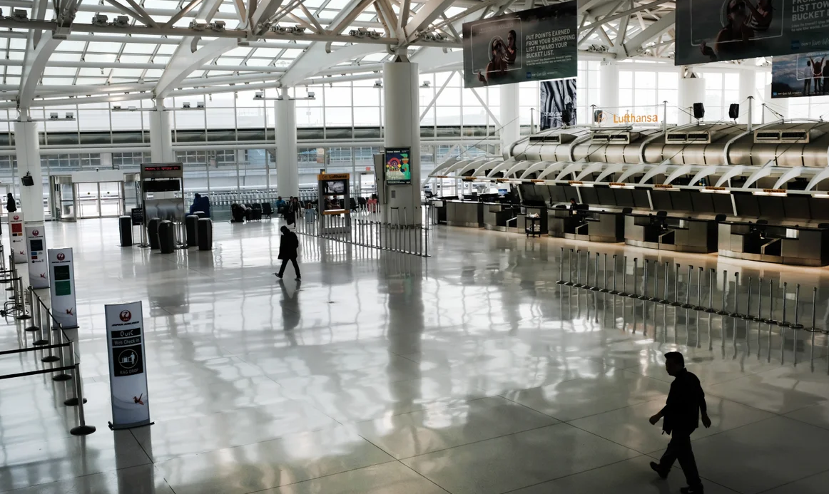 Por políticas migratorias de Trump, turismo en EU se desploma   