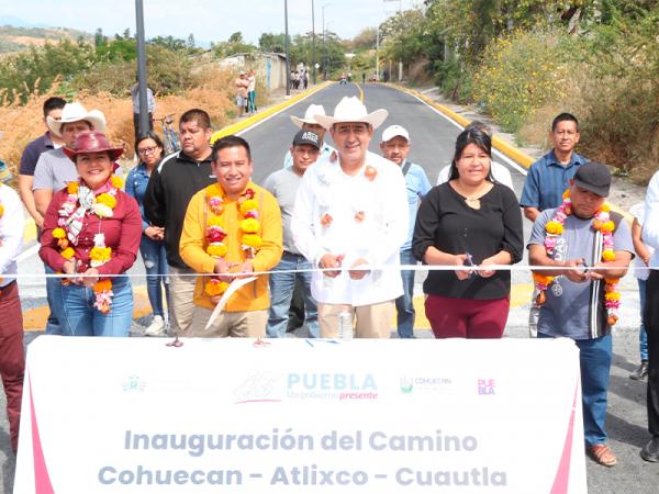 Céspedes inaugura construcción del camino Tlamapa-Tecuanipan 