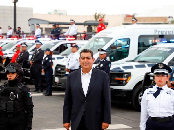 Céspedes entrega patrullas, chalecos balísticos y armamento a la Policía Estatal y municipios