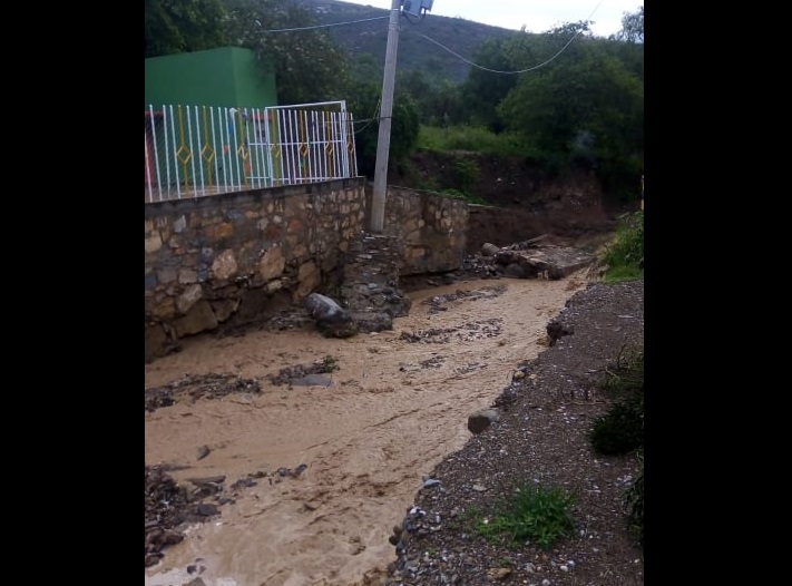 Barrancada incomunica colonias de San Antonio Cañada