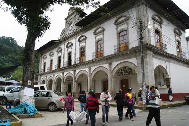 Denuncian agresión de Policía Vial Estatal en Zapotitlán