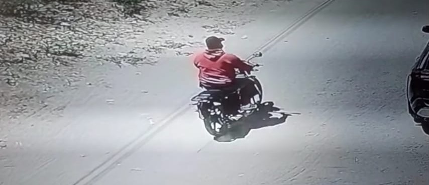 Mujeres denuncian a motociclista por agresión sexual en Tecamachalco