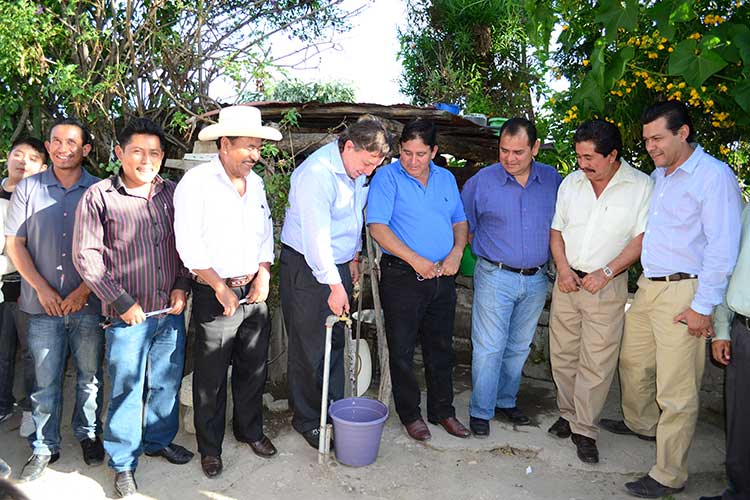 Más hogares de Tepeaca ya cuentan con servicio de agua potable