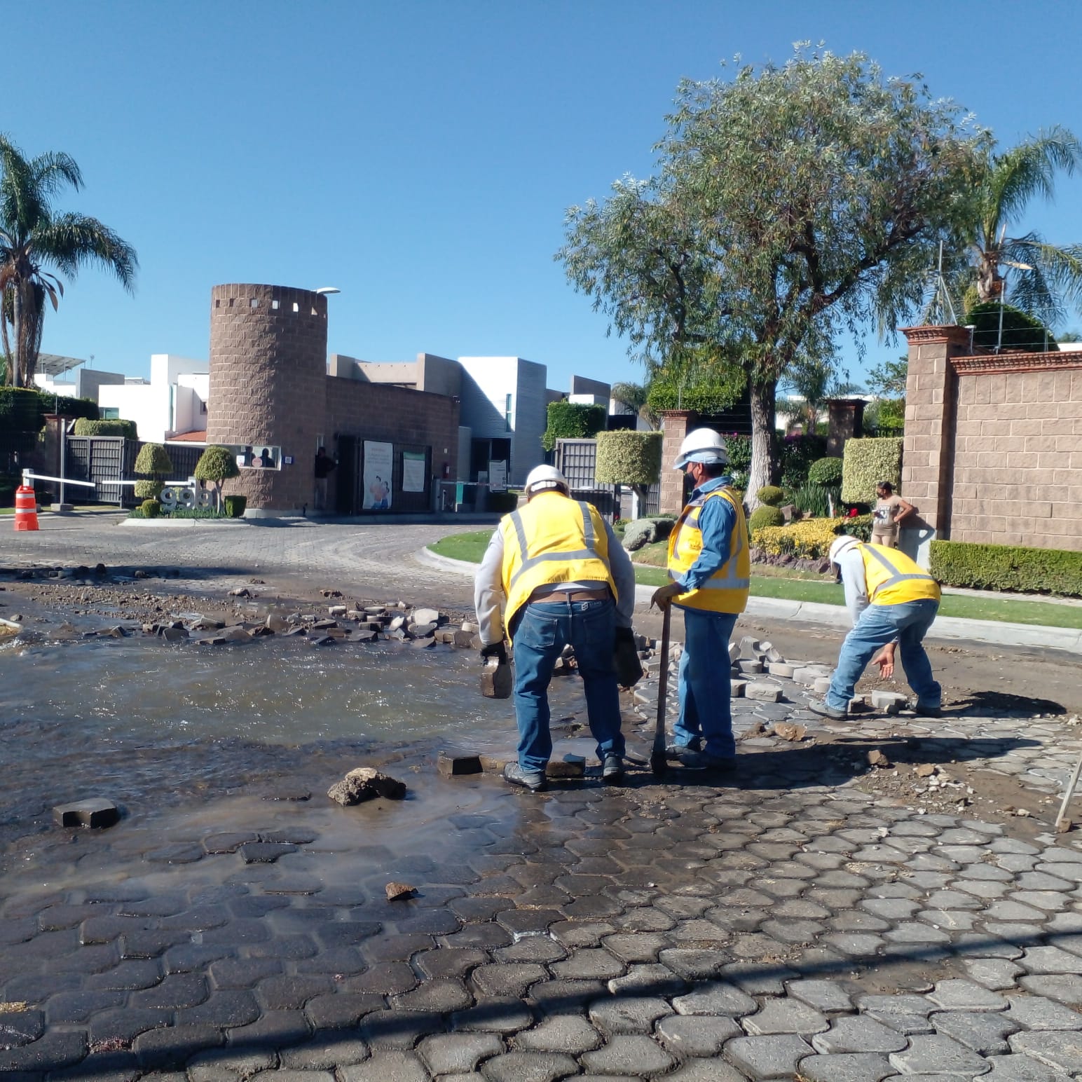 Agua de Puebla realiza reparación en la línea de conducción Guadalupe Hidalgo