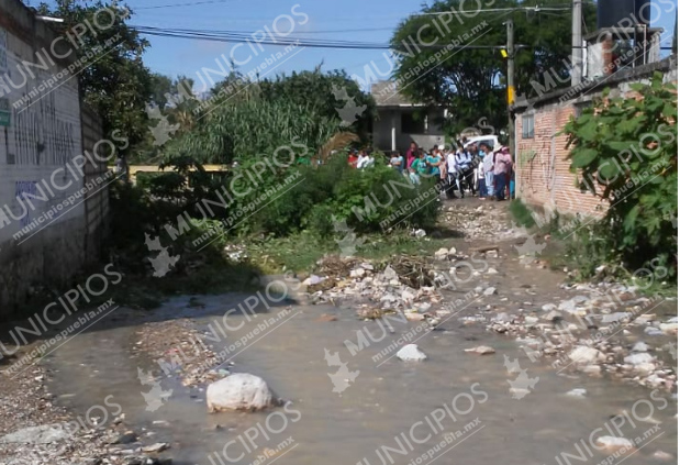 Evacúan 4 casas en Santo Tomás Chautla tras alud