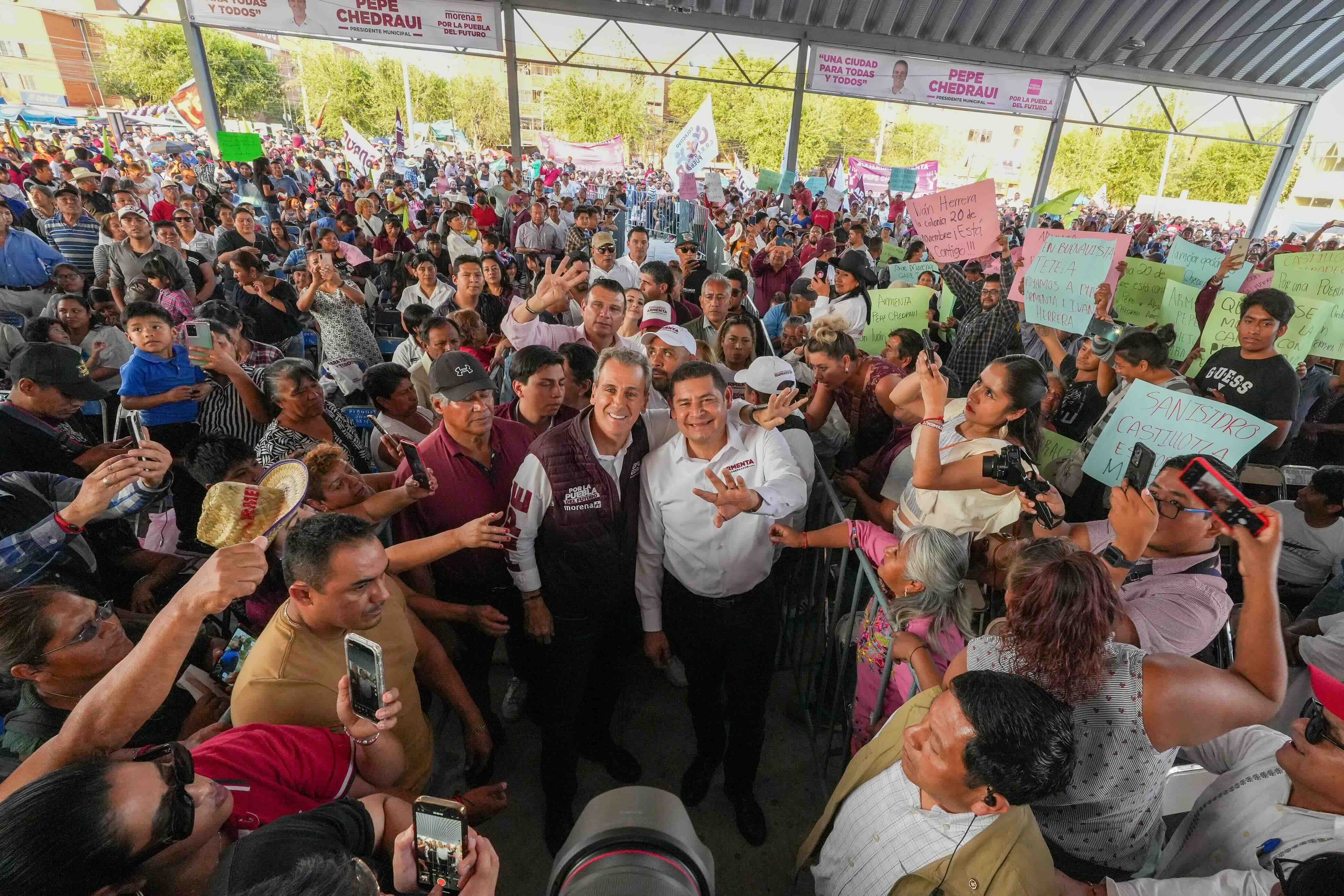 Armenta y Chedraui hacen campaña en Agua Santa