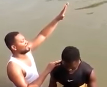 VIDEO Muere ahogado mientras pastor lo bautizaba