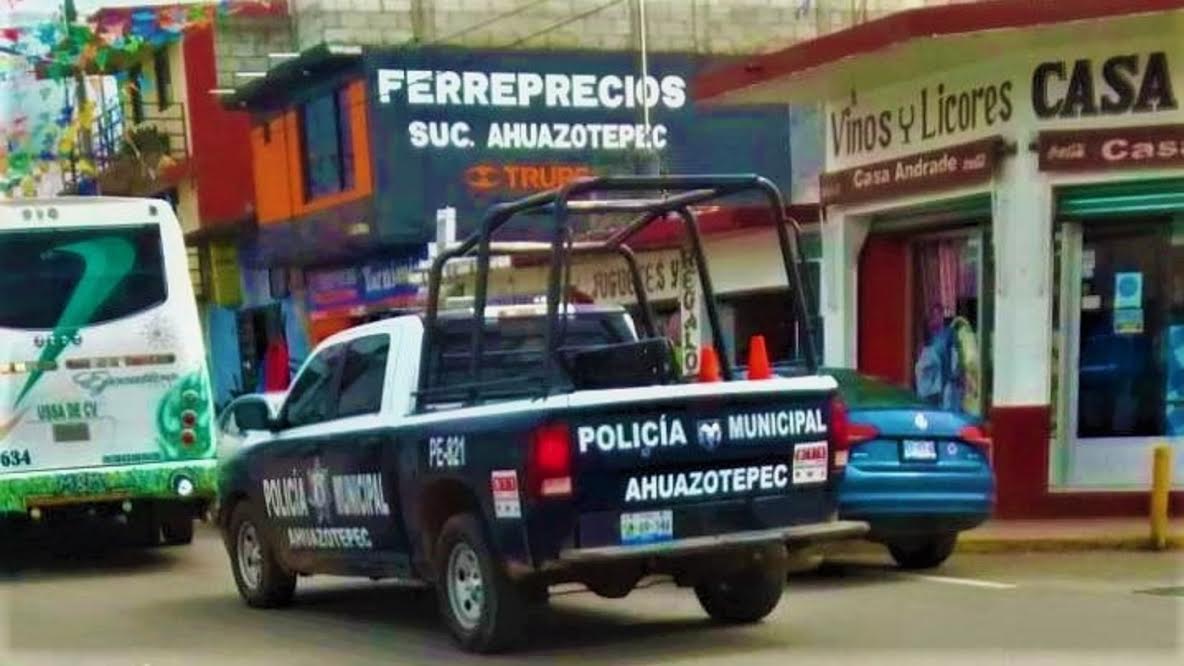 Edil de Ahuazotepec despide a 17 policías por vínculos con huachicol