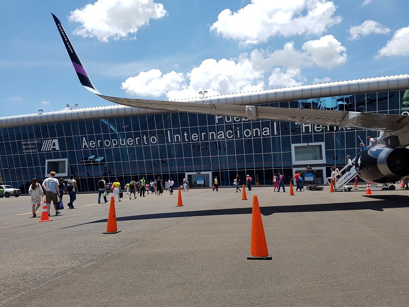 Suspenden vuelos en Aeropuerto de Huejotzingo por ceniza del Popo
