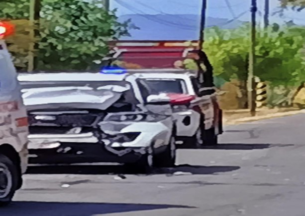 Bolsas de aire salvan en Atlixco a pasajeros en choque