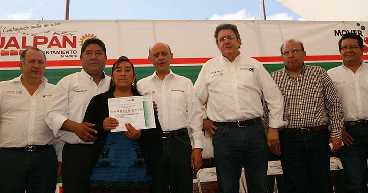 Familias de la Sierra Negra reciben programas federales