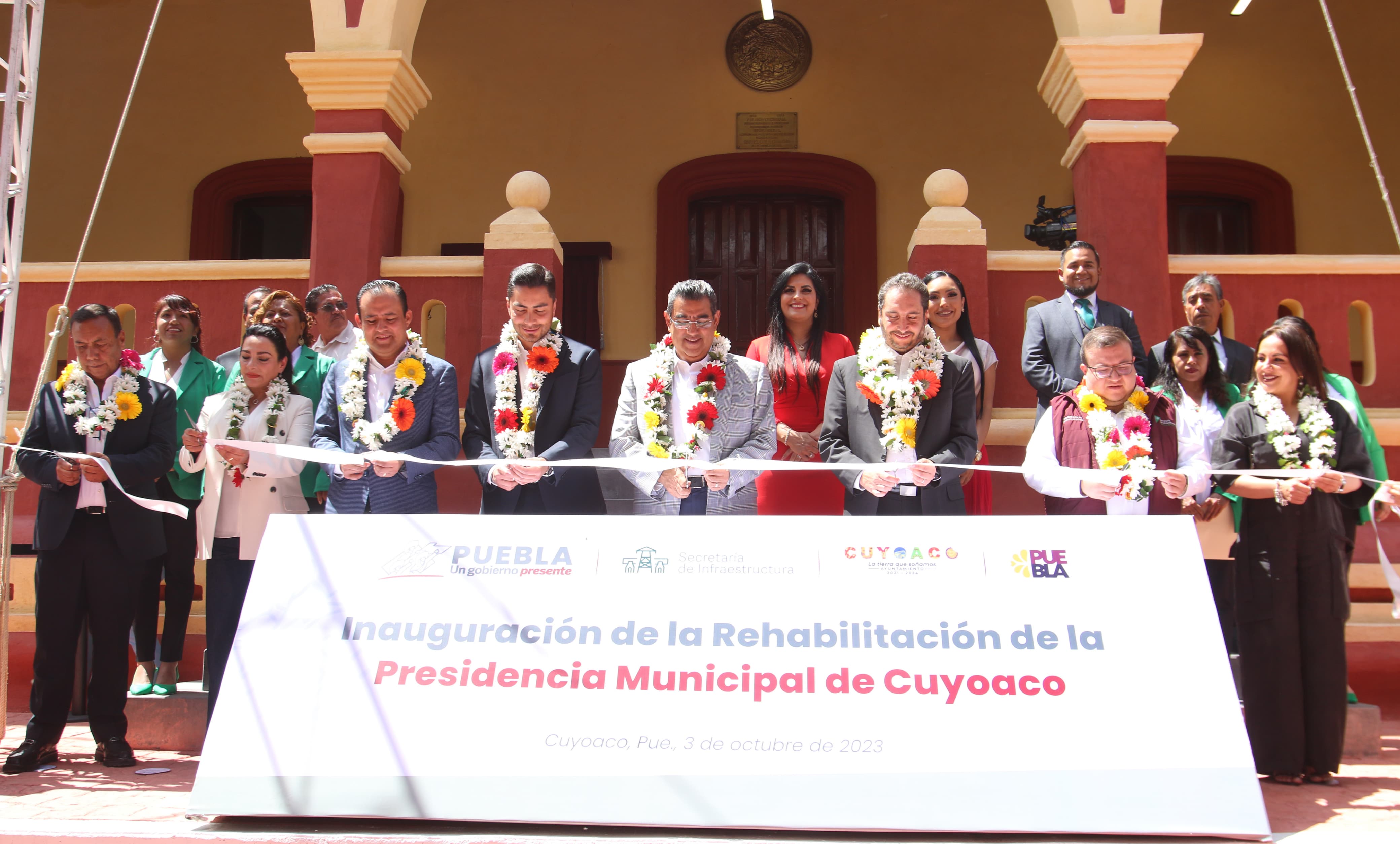 Inaugura Céspedes rehabilitación de la alcaldía de Cuyoaco