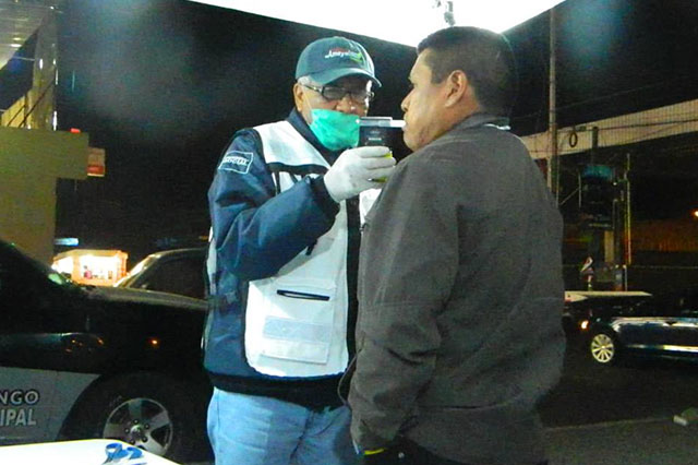 Ingresan 20 autos al corralón por alcoholímetro en Cuautlancingo
