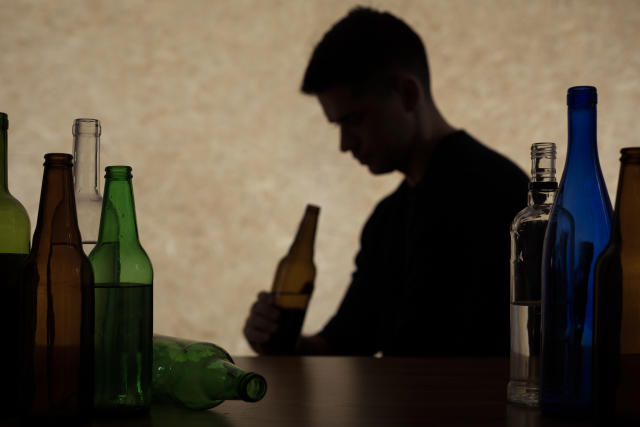 Adolescentes, el sector de la población en México que más ingiere alcohol