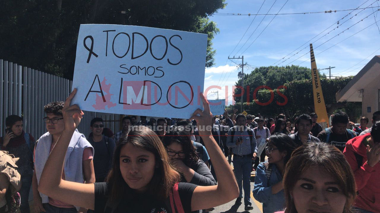 VIDEO: Alumnos de Tehuacán marchan para exigir justicia 