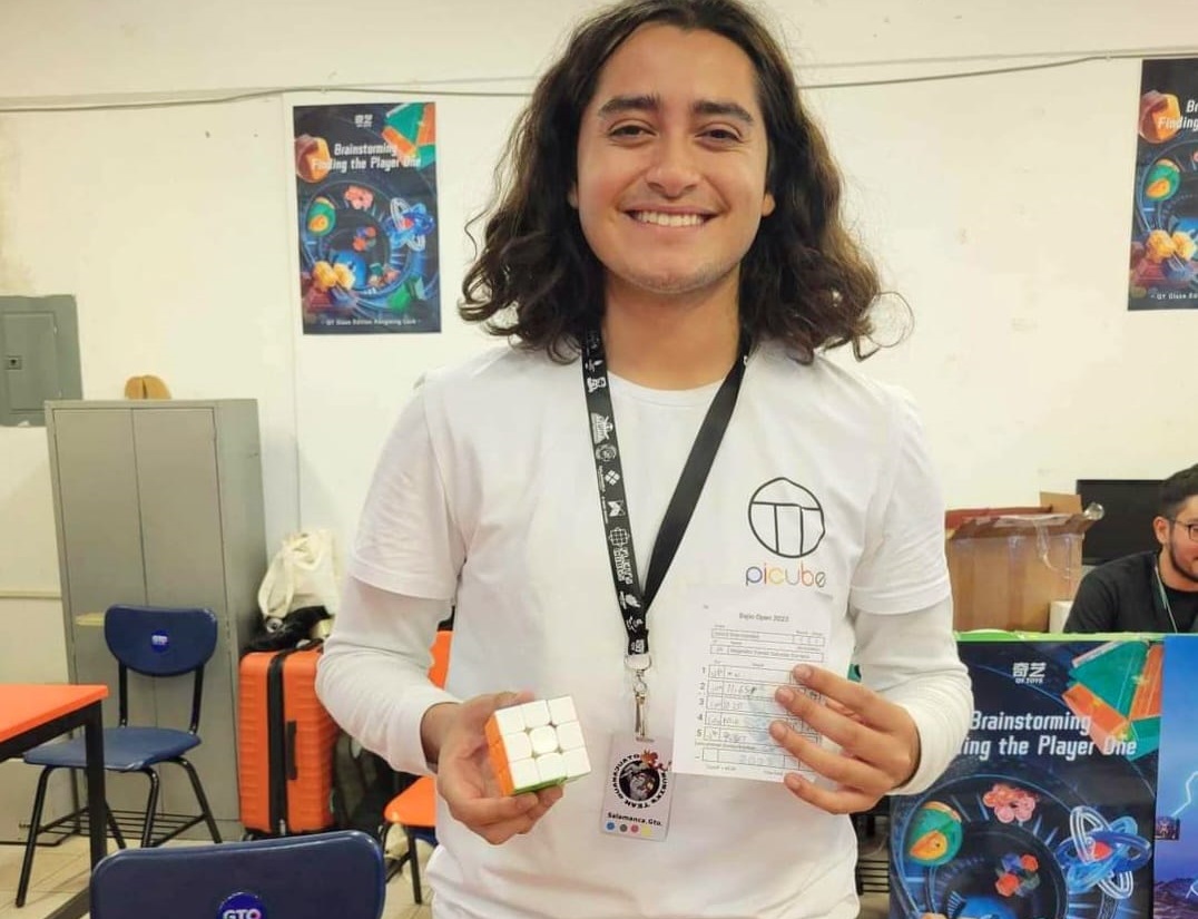 Poblano se corona como campeón nacional y rompe récord en torneo de Rubik