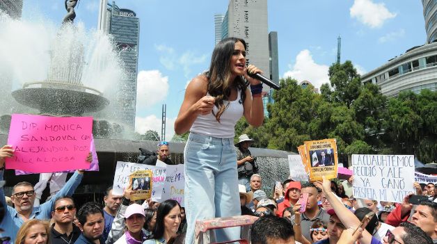 Alessandra contra el cacique Monreal