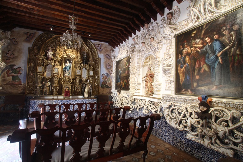 Investiga Cultura uso de Casa del Alfeñique para fotos en lencería