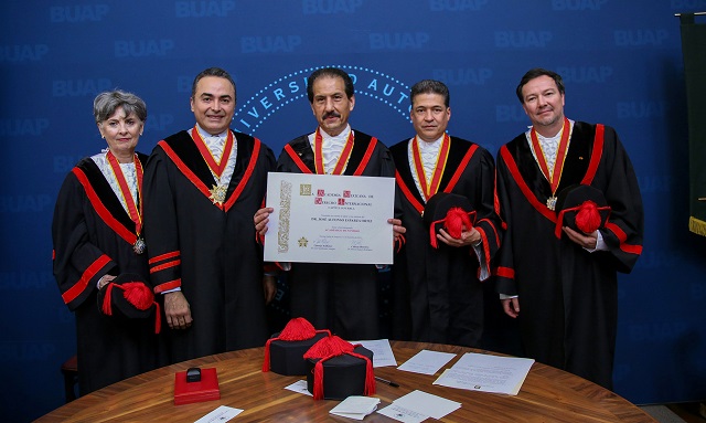 Nombran a Esparza miembro de Academia Mexicana de Derecho