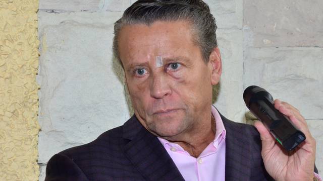 ¿Sabían que Alfredo Adame fue sobrecargo de Aeroméxico?