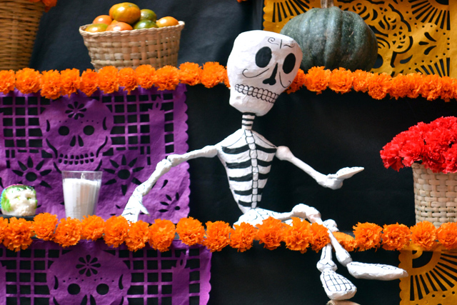 Así vive la BUAP la tradición del Día de Muertos