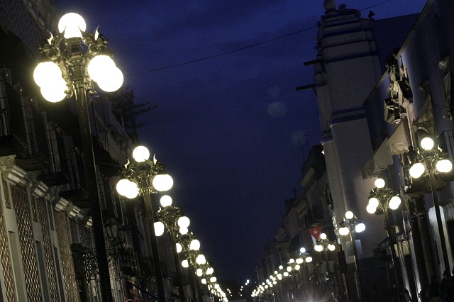 Ayuntamiento de Puebla va por cobro del alumbrado público