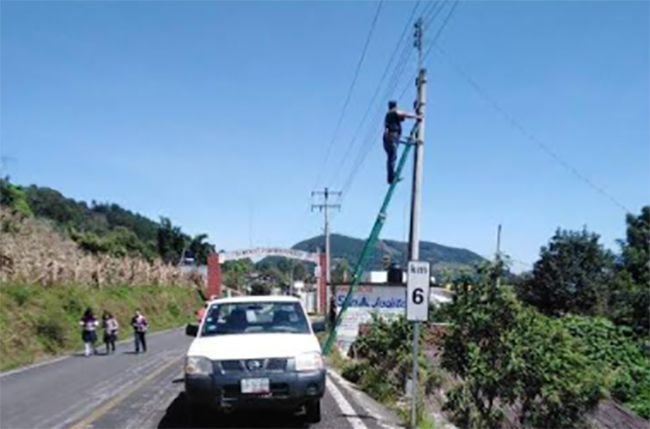 Antorcha gestiona alumbrado público para comunidad de Zacatlán