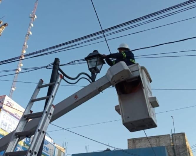 Robo de cable retrasa colocación de luminarias en Tehuacán  