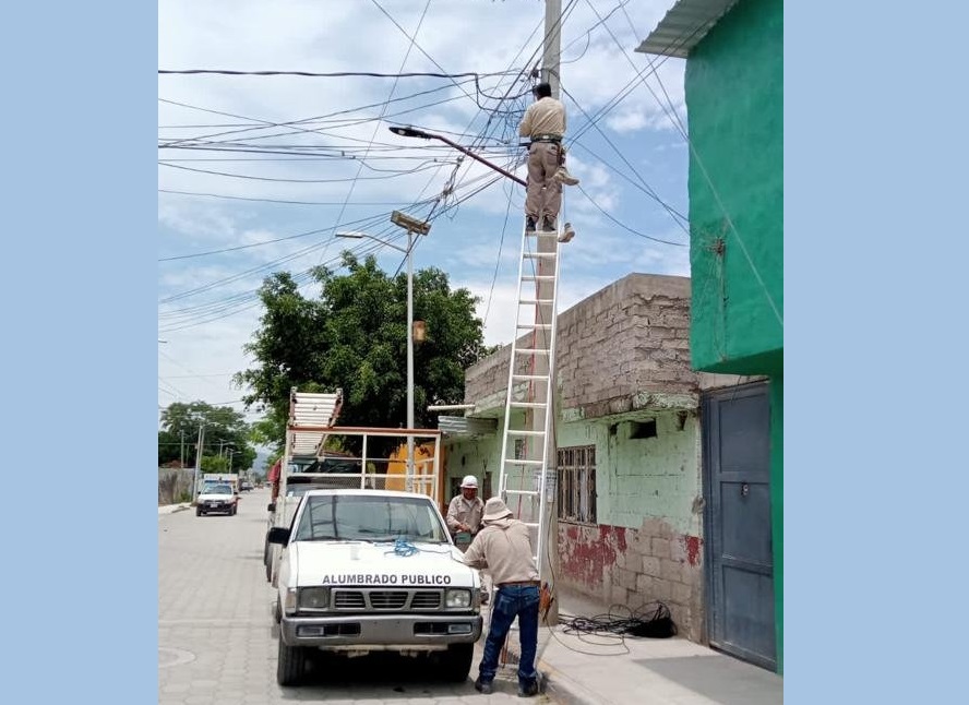 Roban cables a 8 de cada 10 nuevas lámparas en Tehuacán