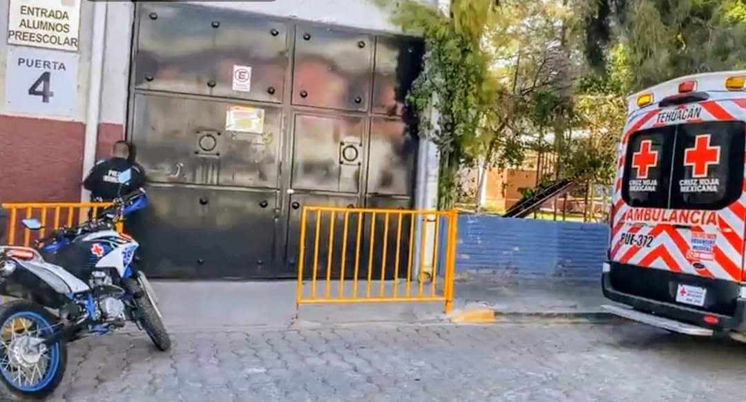 Estudiante de 13 años es apuñalado durante riña escolar en Tehuacán